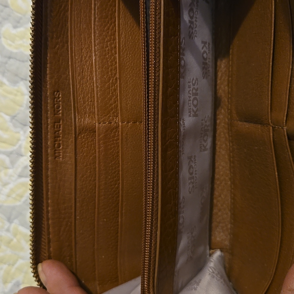 Michael Kors leather wallet - Picture 3 of 5